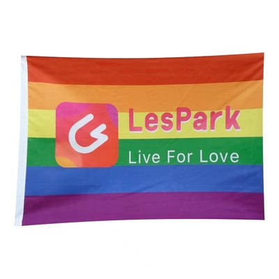 Bandeira alegre de Pride Rainbow LGBT para a decoração da celebração do partido do festival